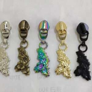 Floral Bouquet - Zipper Pull